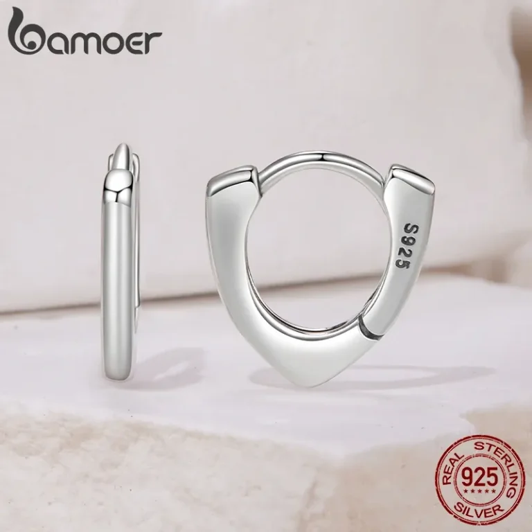 Solide kleine Spitzbogen Creolen, minimalistisch, V-Geometrisch. 925 Silber Ohrringe, Klappmechanik, Statement, Silberschmuck.