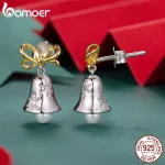 Festliche Weihnachts-Glocken Ohrstecker: Detailreiche 925 Silber Ohrringe mit Gold Schleife, Perlen und filigranen Schneeflocken.