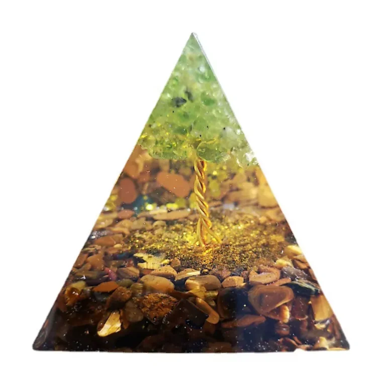 Lebensbaum-Pyramide mit Tigerauge und Peridot, 6cm. Orgonit-Pyramide mit goldenem Baum, Tigerauge-Basis und Peridot-Spitze. Energie-Deko.