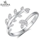 Offener Blatt-Ring mit Zirkonia-Kristallen im Fiederblatt-Wrap-Design. 925 Silberring mit funkelnden Kristall-Blättern.